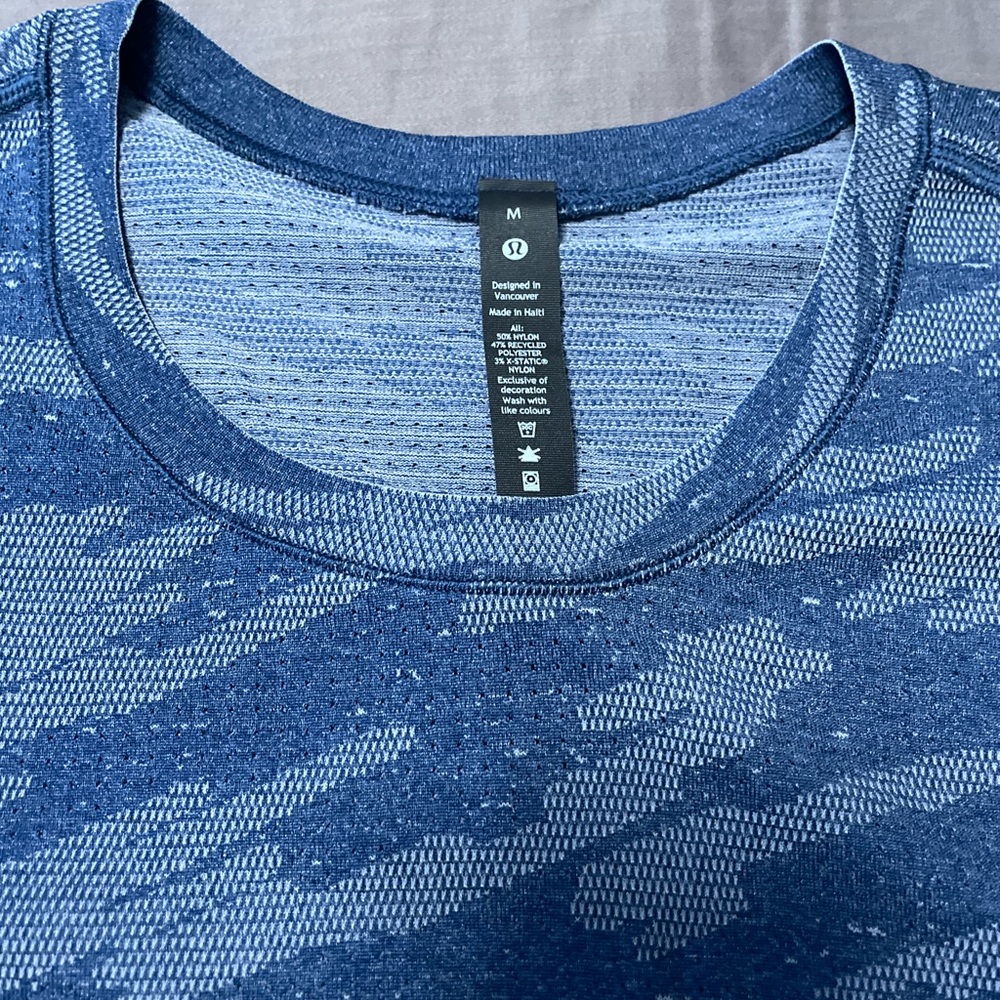 Lululemon Metal Vent Tech Breathe Long Sleeve Shirt - Blue (Medium)